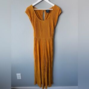 Maeve by Anthropologie gold Sonata pleated wide leg jumpsuit Women’s sz 6